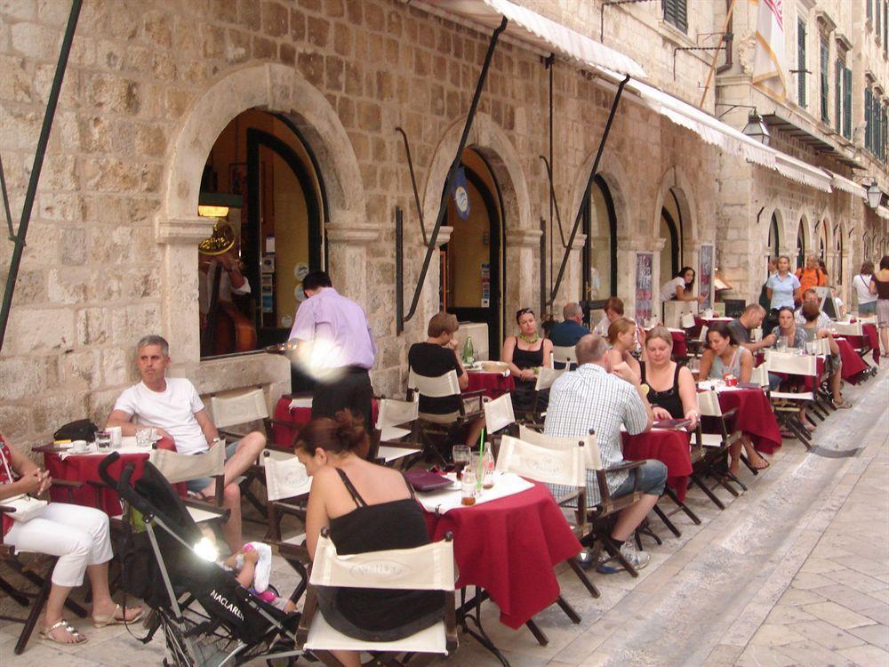 Petra Apartment *